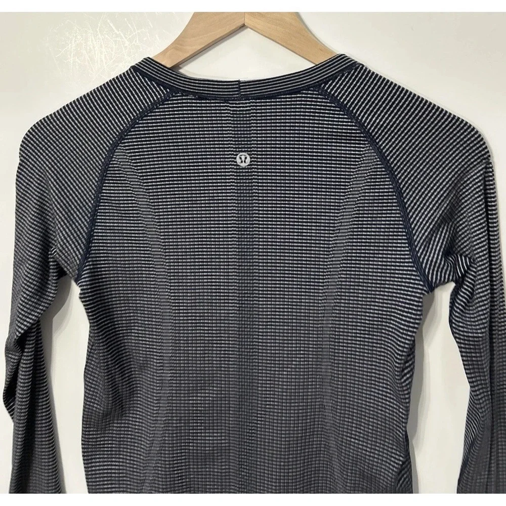 Lululemon Womens Swiftly Tech Long Sleeve Shirt Striped Blue Top‎ Sz 6